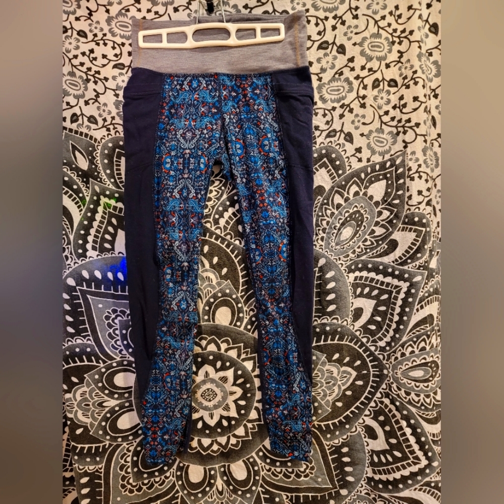 Athleta leggings with pockets size small